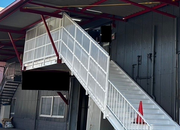 波板　全面張替完了